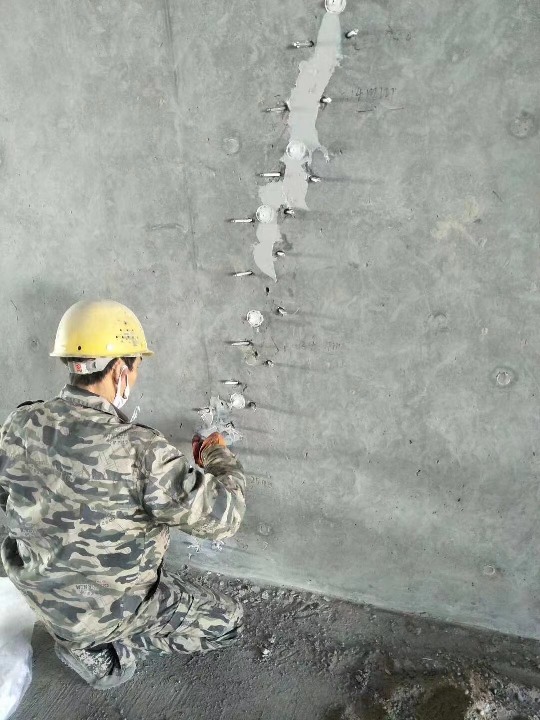 桂阳混凝土楼板裂缝加固施工的方案